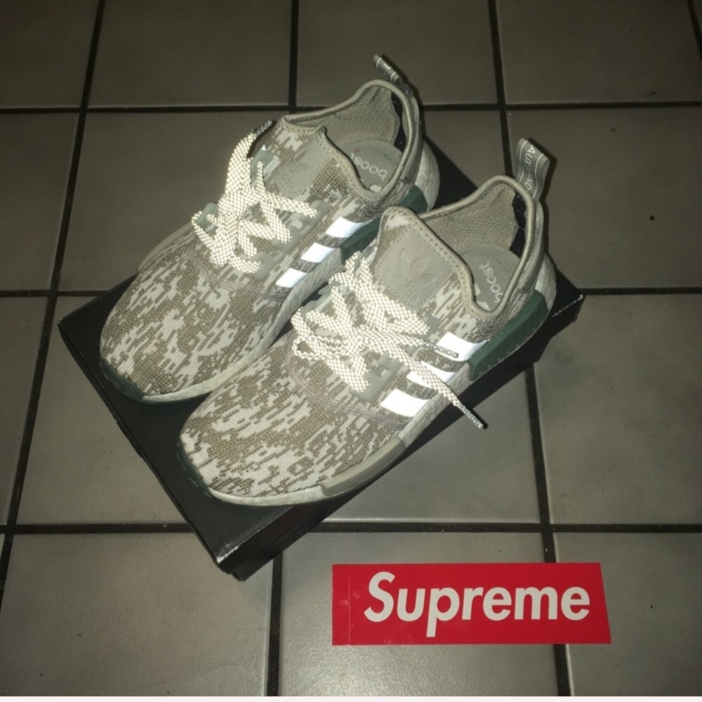 Glitch nmd on hold